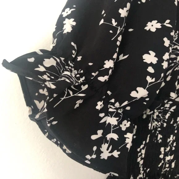 Dazy Elegant Black Floral Midi Dress With Ruffled Sleeves/Thick Lining
Size-M - Picture 7 of 10